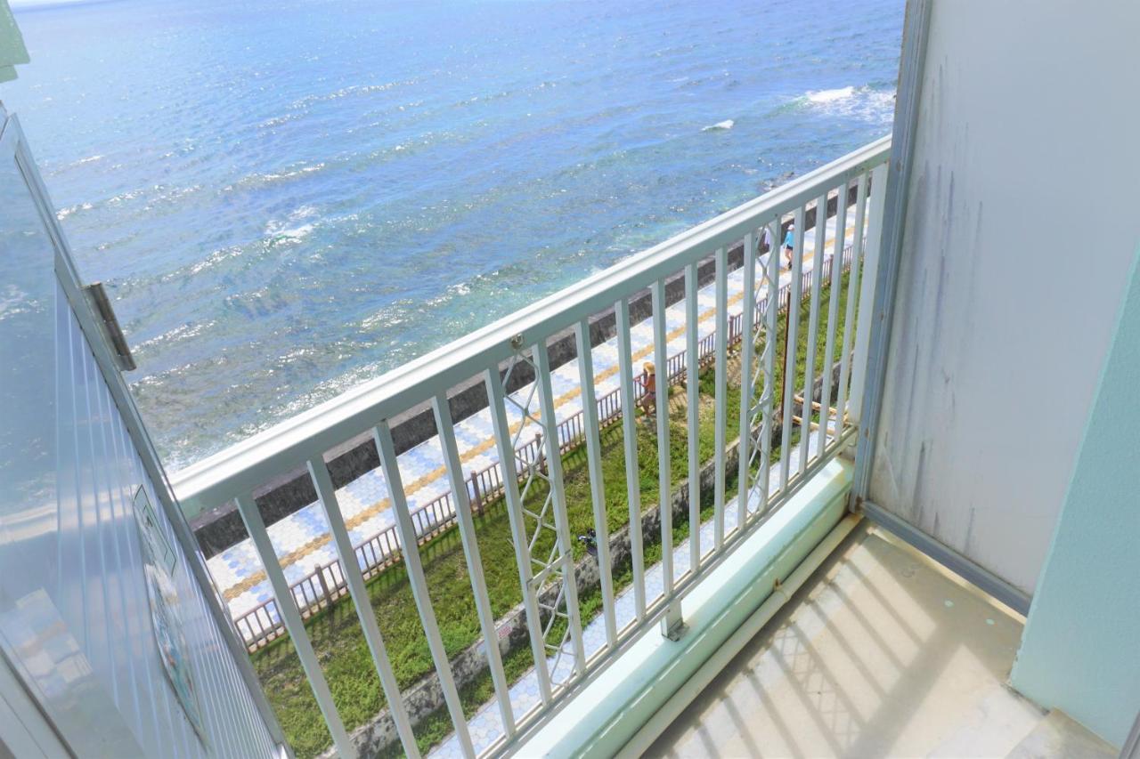 Отель Okinawa Ocean Front Тятан Экстерьер фото