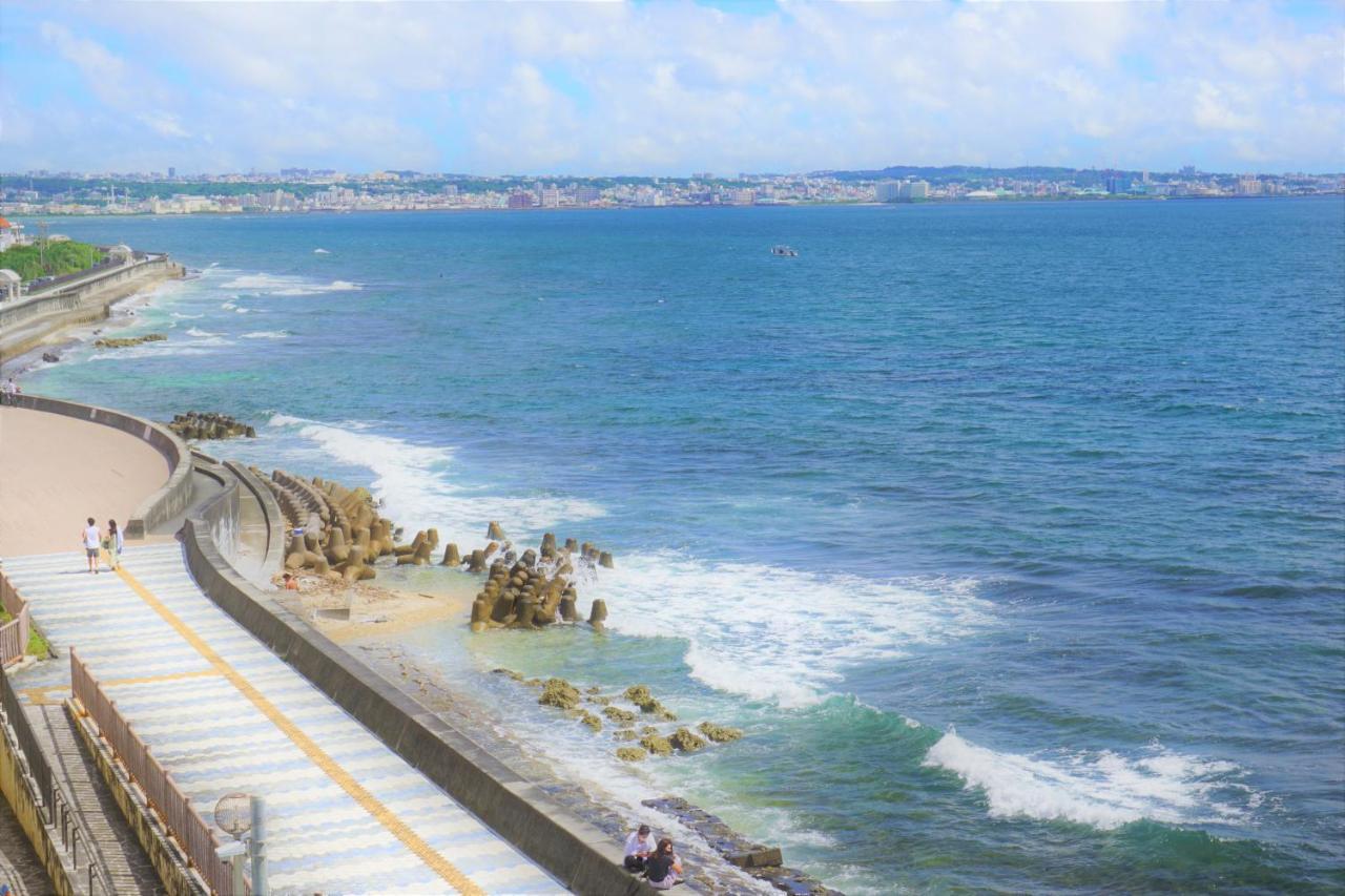 Отель Okinawa Ocean Front Тятан Экстерьер фото