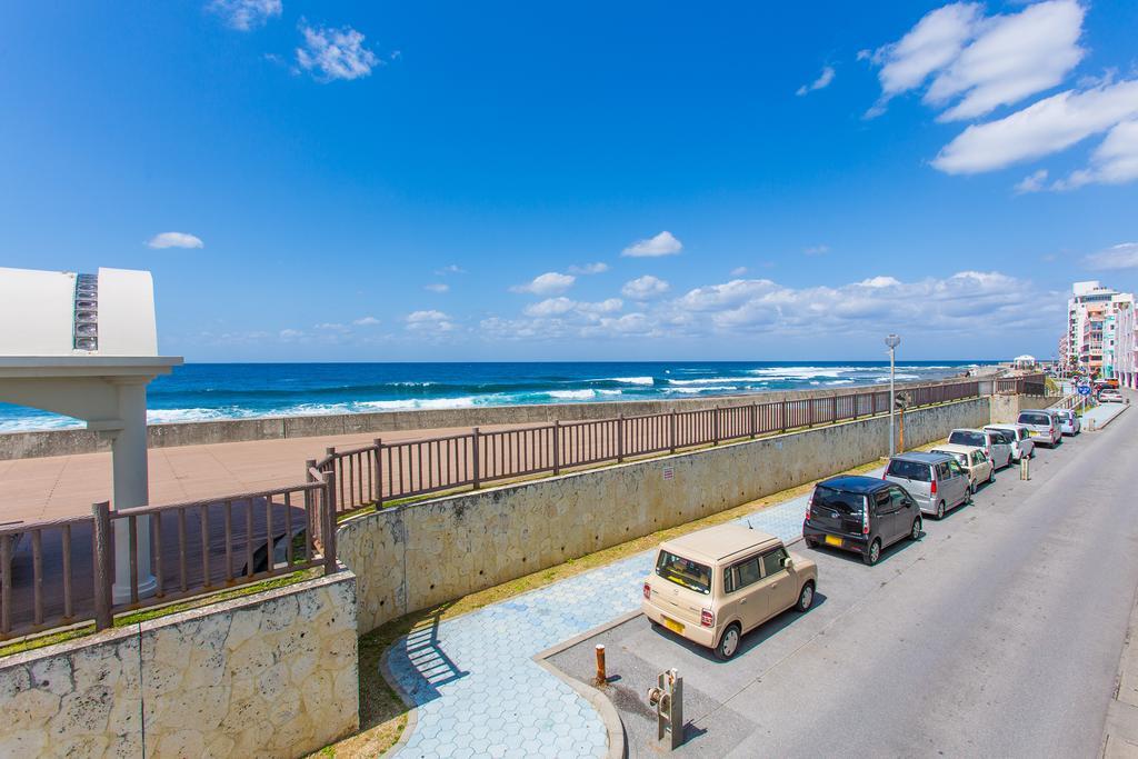Отель Okinawa Ocean Front Тятан Экстерьер фото